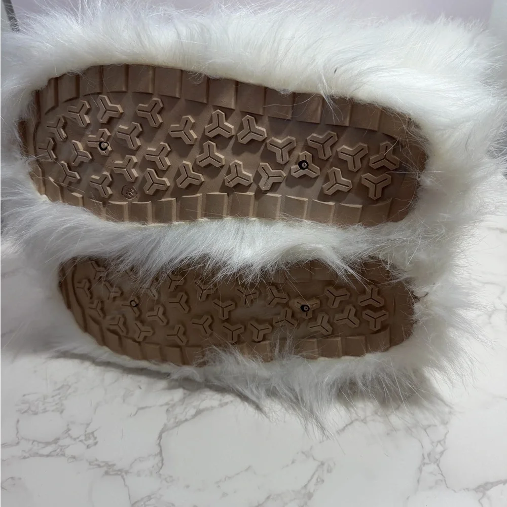 Carl Karida Women's White Faux Fur Boots -- 8.5